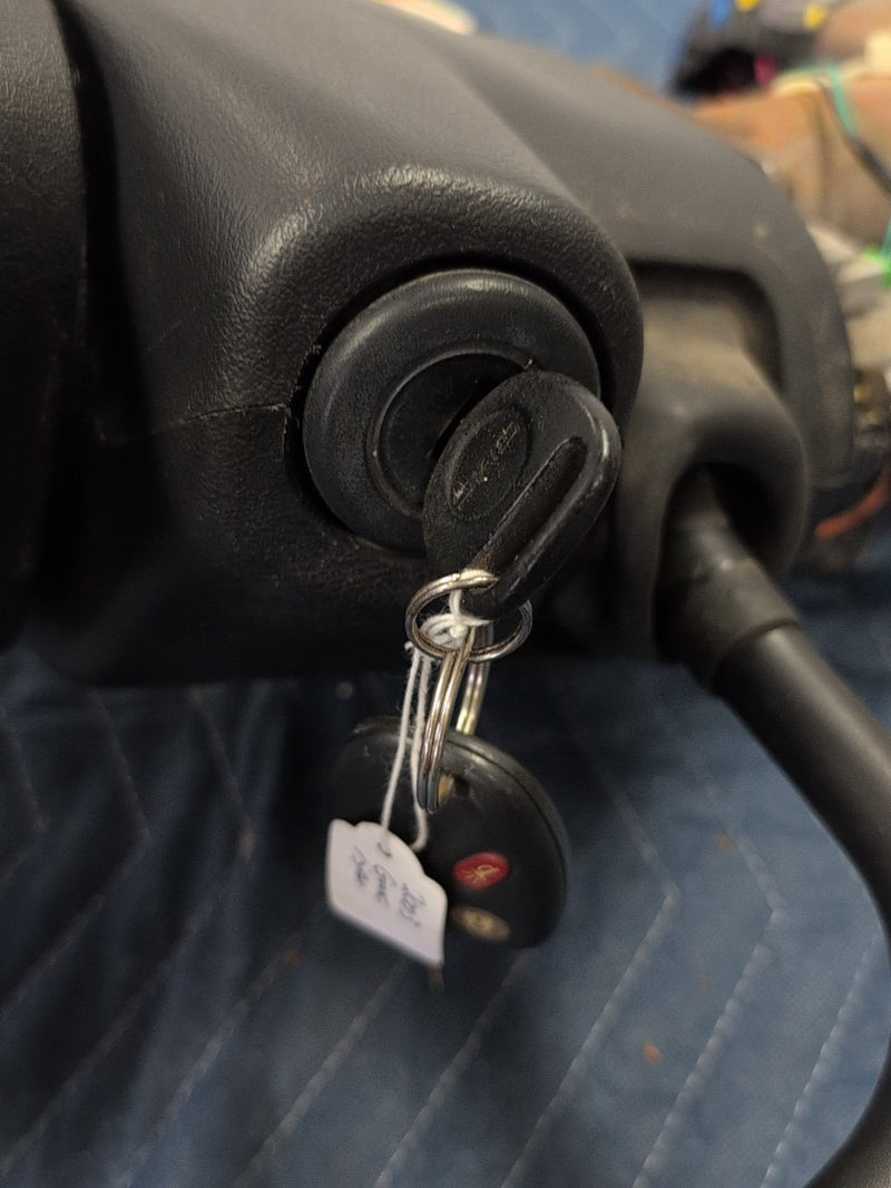 2004 Chevrolet Silverado - Steering Column PN: 15195870