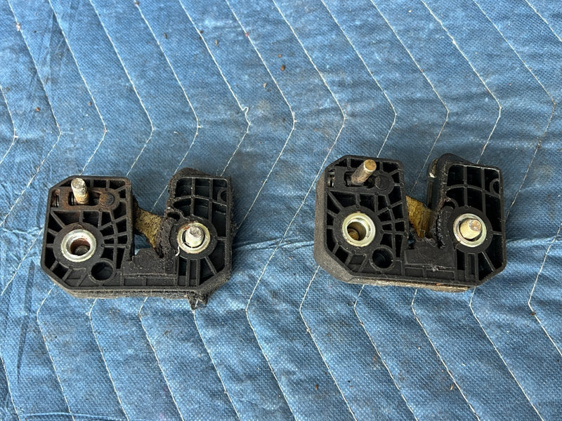 1989-1995 Volvo 740 940 Front & Rear Passenger Right Door Latch Set OEM #3826EM