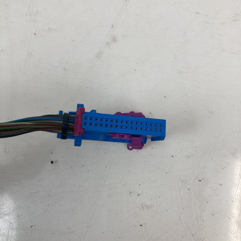 2001-2005 Volkswagen Passat Gauge Cluster Wiring Pigtail Tyco #5552M