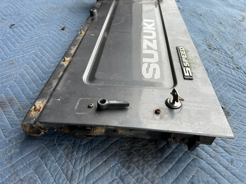 1985-1988 Suzuki Samurai SJ413 Lower Tailgate 67700-80060 OEM