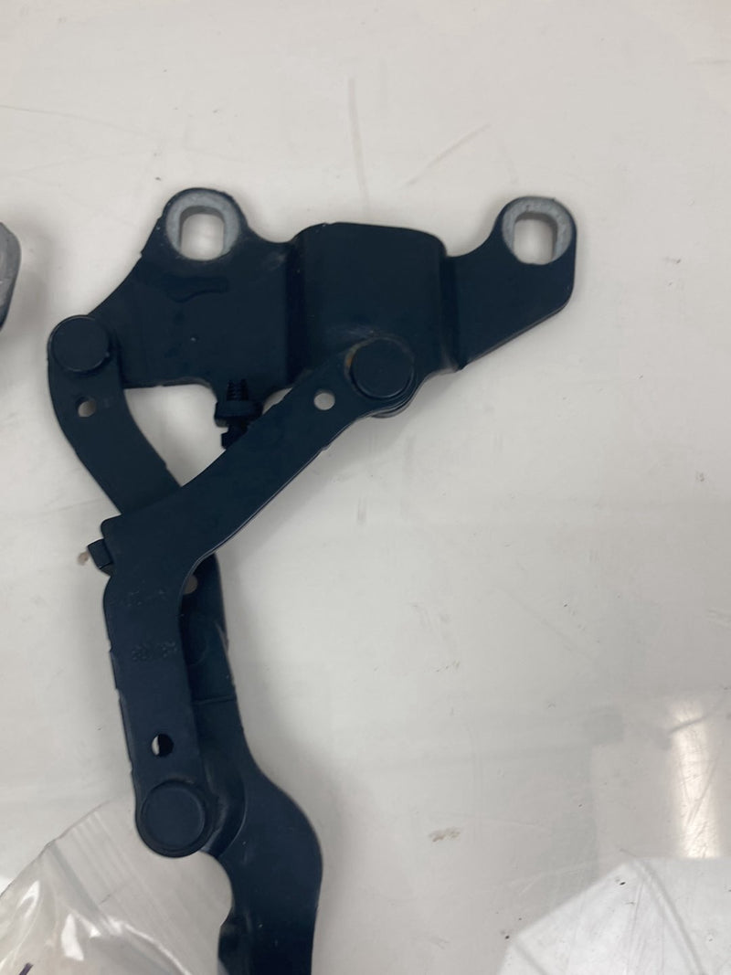 2009-2011 BMW 328i E90 Hood Hinge Pair 7115264 7115263 OEM #4782M