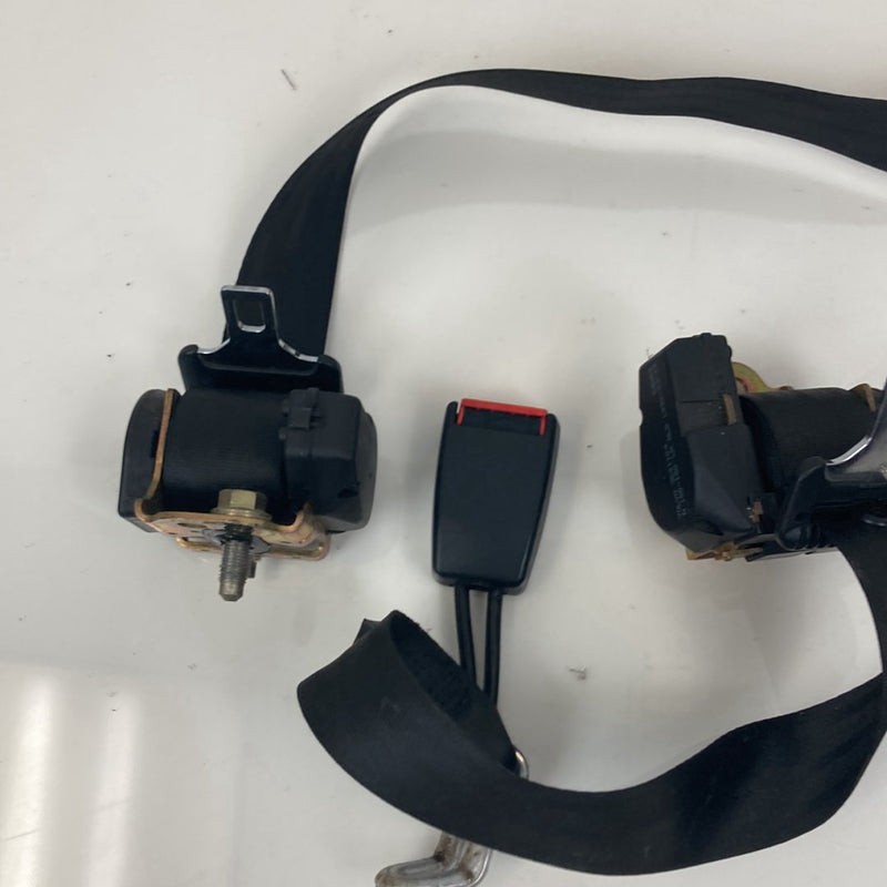 1992 Volvo 940 944 - Rear Seat Belt Buckle Set PN: 3518666