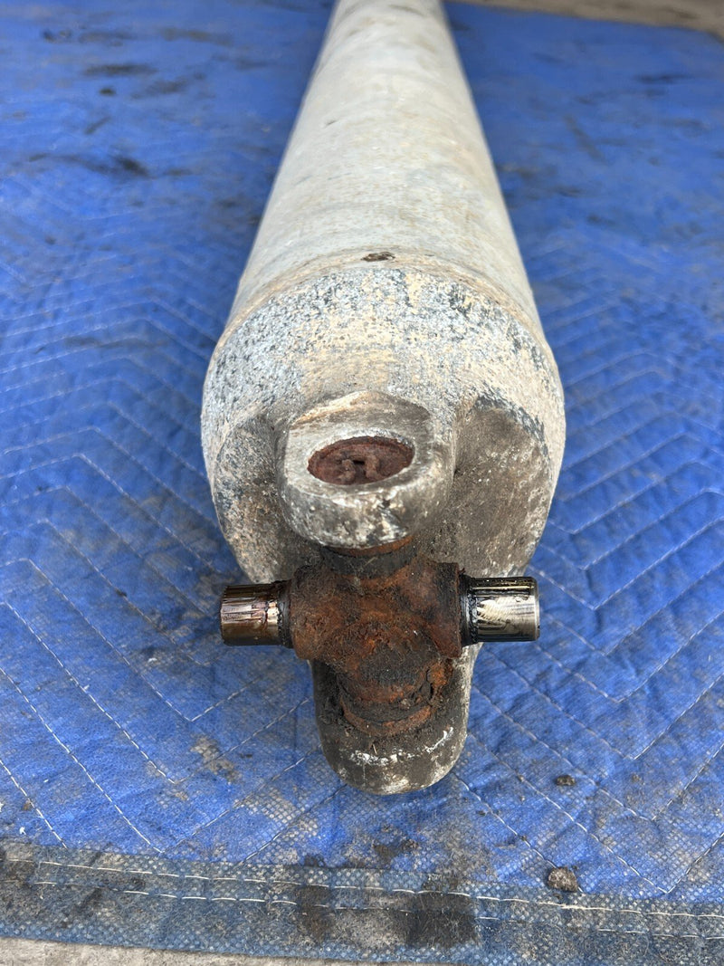 1999-2002 Chevy Silverado GM Auto Transmission Driveshaft Assembly OEM #1852CN