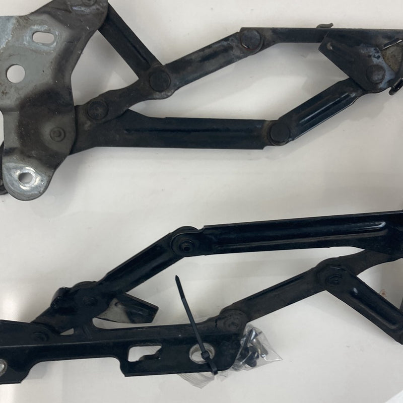 1992 Volvo 940 944 - Hood Hinge Pair