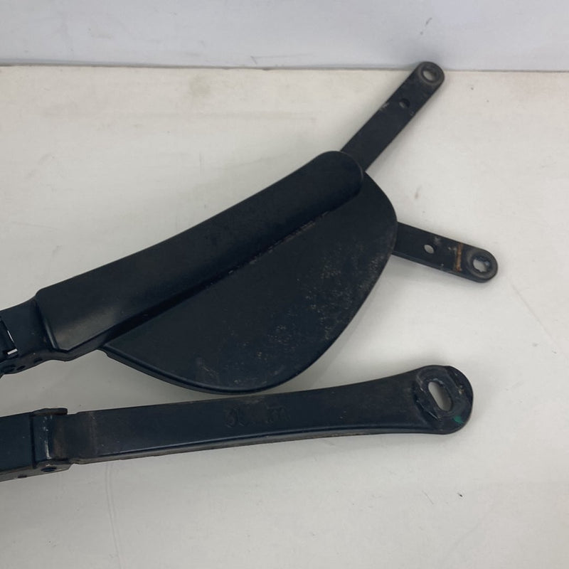 2003-2007 BMW 545i E60 Windshield Wiper Arm Pair 7035103 179903 OEM #4964M