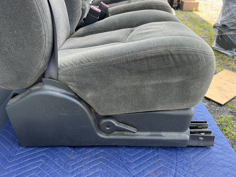 1999-2002 Chevrolet Silverado Tahoe Sierra Front Seat Pair Gray Cloth OE #5494EM