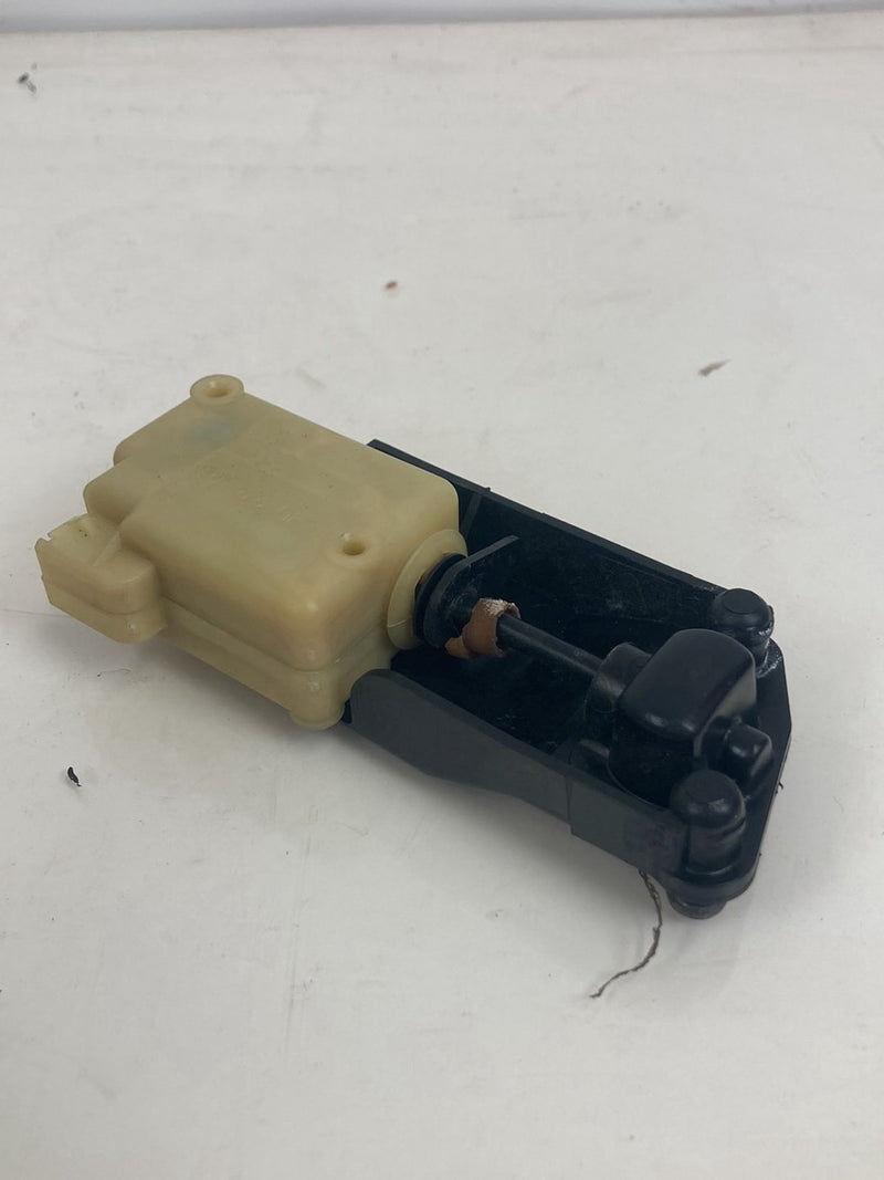 2005 Volvo XC90 I 275 Fuel Door Release Actuator Lock 30716837 OEM #4832M