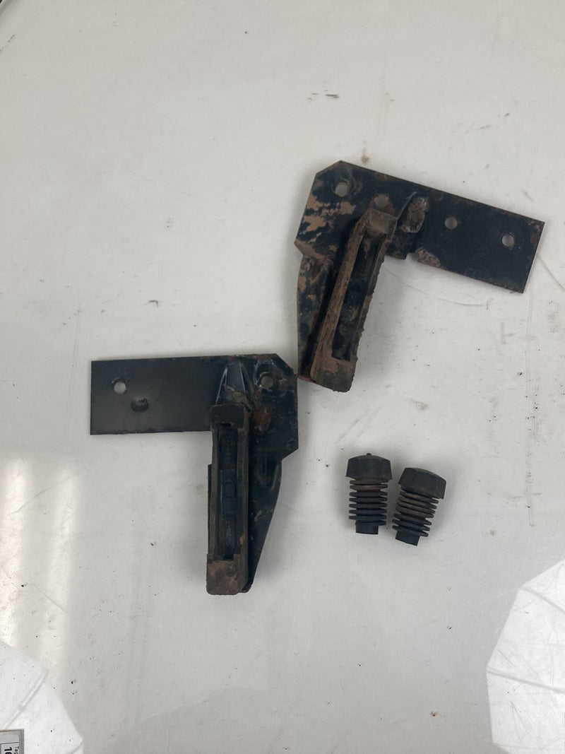 1996 Chevrolet Silverado GMT800 - Radiator Top Mounting Bracket PN: 899699 99695T