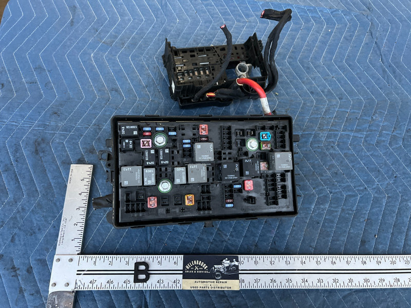 2012-2015 Chevy Cruze Fuse Relay Box Under Hood 812461952 OEM #2201CN