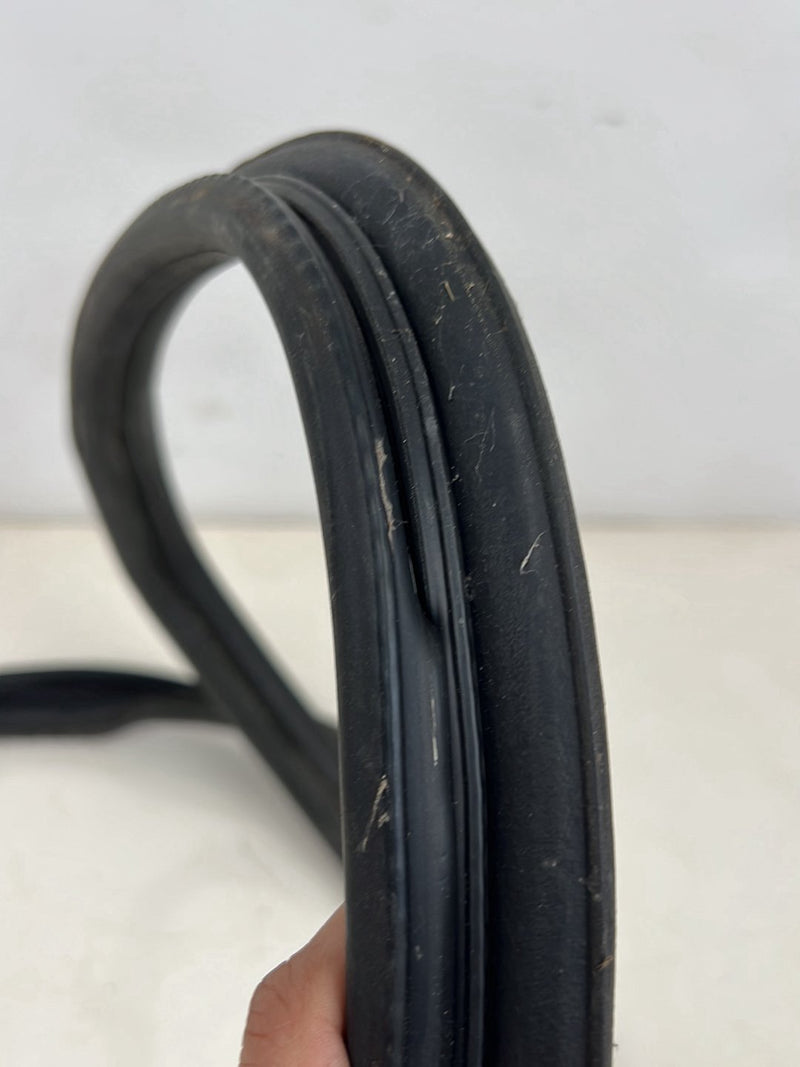 2004-2007 Volvo S60R S60 Sedan Only Deck Lid Trunk Seal Weatherstripping OEM #5811EM
