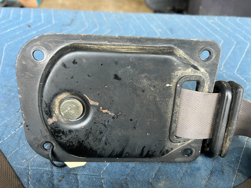 1985-1988 Suzuki Samurai SJ413 Passenger Front Seatbelt Retractor OEM #2318CN