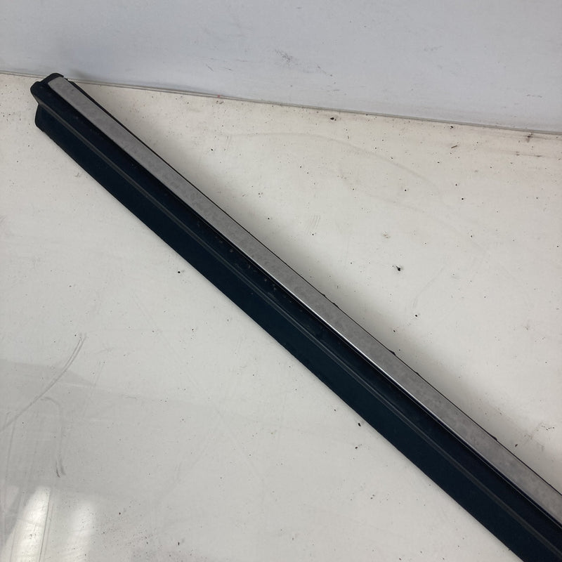 1981-1985 Volvo 240 245 Front Right Fender Belt Line Trim Passenger OEM