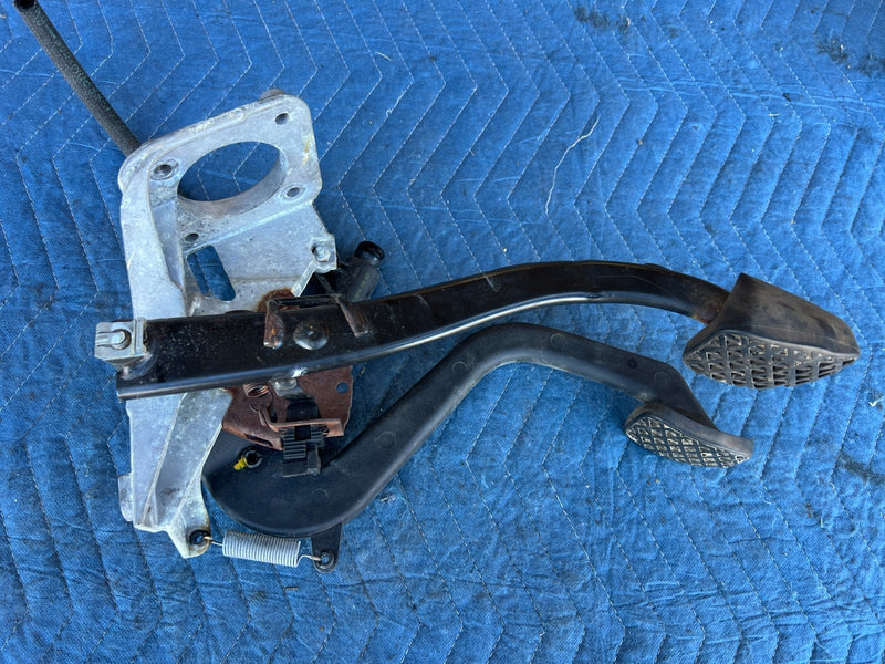 2000-2005 BMW 330xi 325xi E46 Clutch & Brake Pedal Box Manual Trans OEM #4819EM