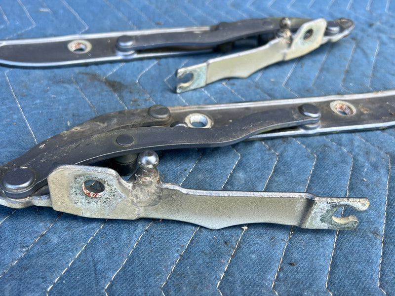 2000-2005 BMW 330xi 325xi E46 Left & Right Hood Hinge Pair Bonnet OEM #4783EM