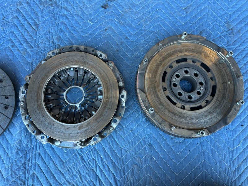 2000-2005 BMW 330xi 325xi E46 Flywheel & Clutch Assembly Manual Trans OE #4839EM