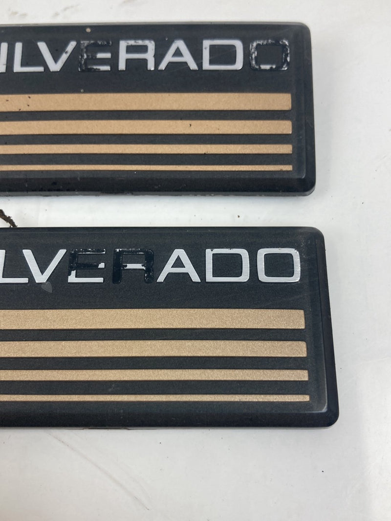 1995 Chevrolet Silverado GMT800 - Emblem