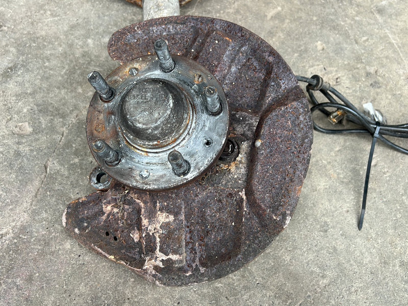 1990-1992 Volvo 740 745 940 Front Passenger Right Strut Shock w/ Hub Assembly OEM #5993EM