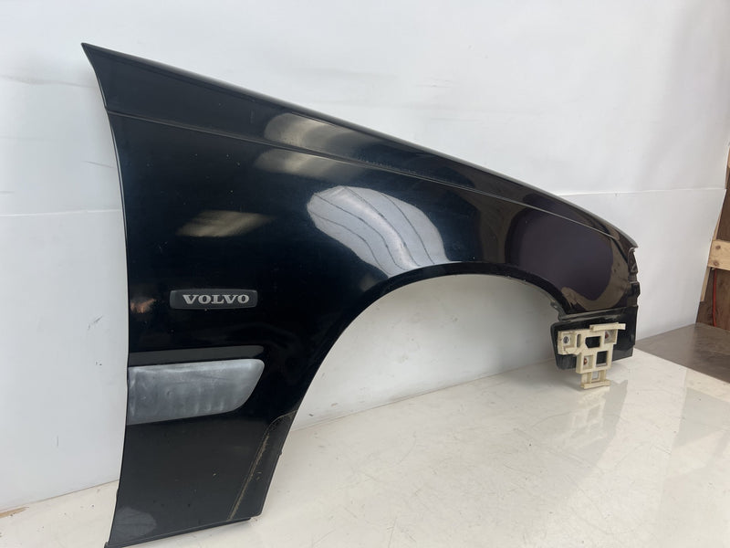 1998-2000 Volvo S70 V70 XC Front Passenger Right Fender Trim Black OEM #6902EM
