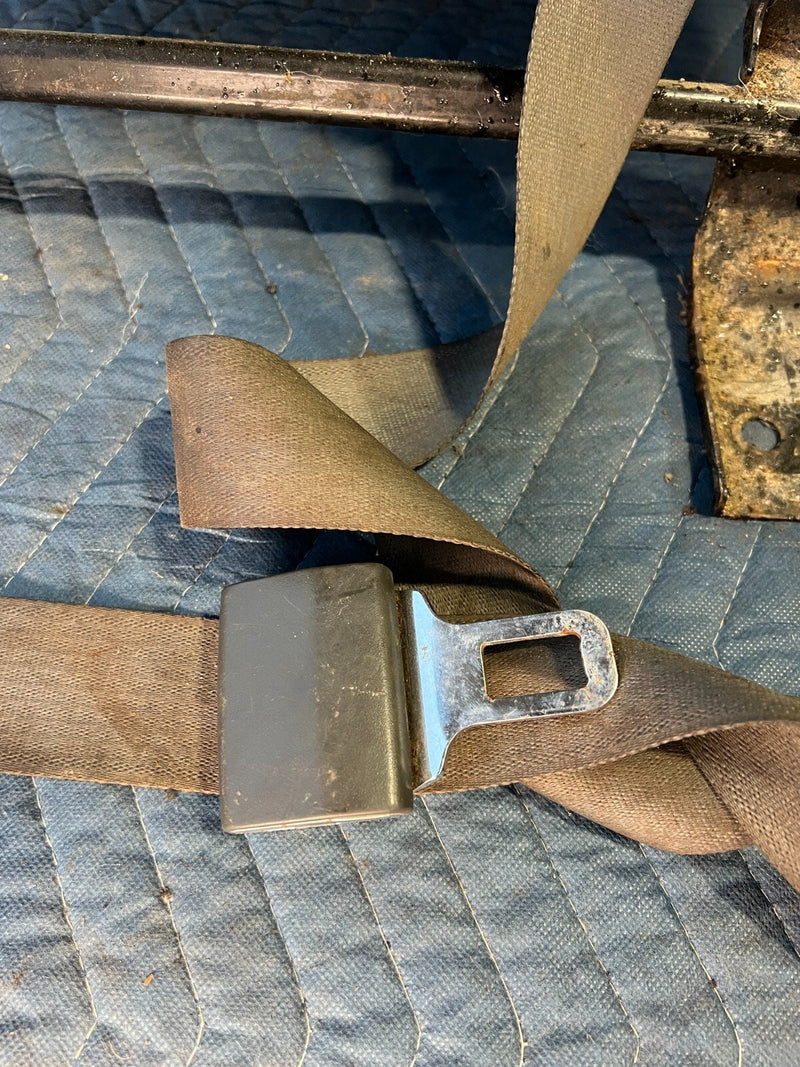 1999-2007 Chevy Silverado Front Center Seat Center Console Arm Rest OEM #1608CN