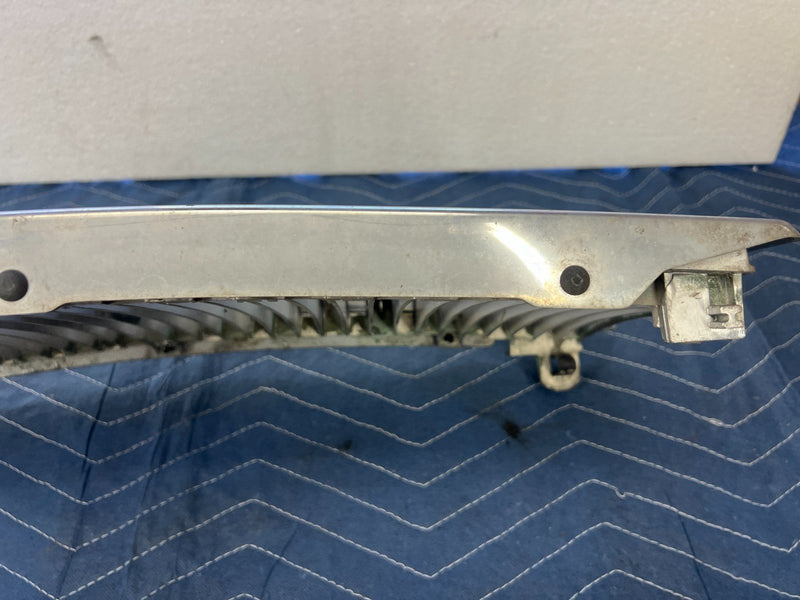 1992-1995 Volvo 940 740 Front Chrome Grille Assembly 3518885 Trim OEM #3168EM
