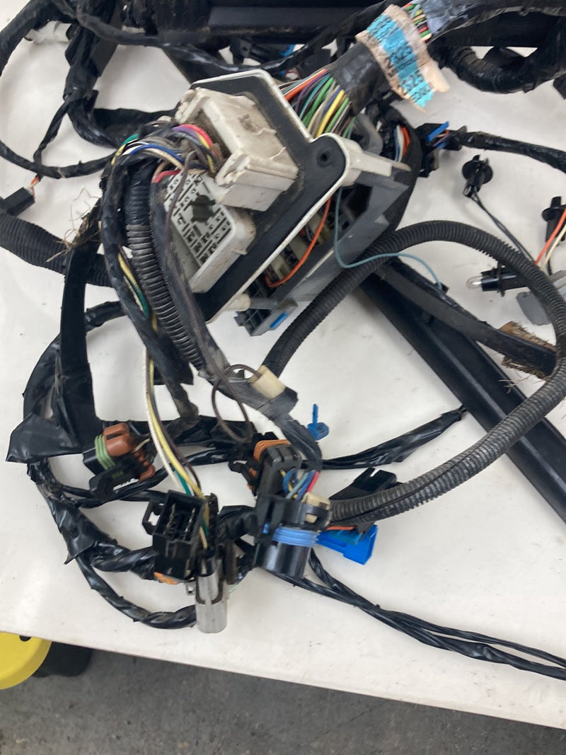 1995-1998 Chevrolet Silverado 2500 GMT400 Dash & Body Wiring Harness OEM