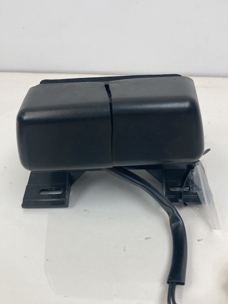 1992 Volvo 940 944 - Third Brake Light PN: 3534078