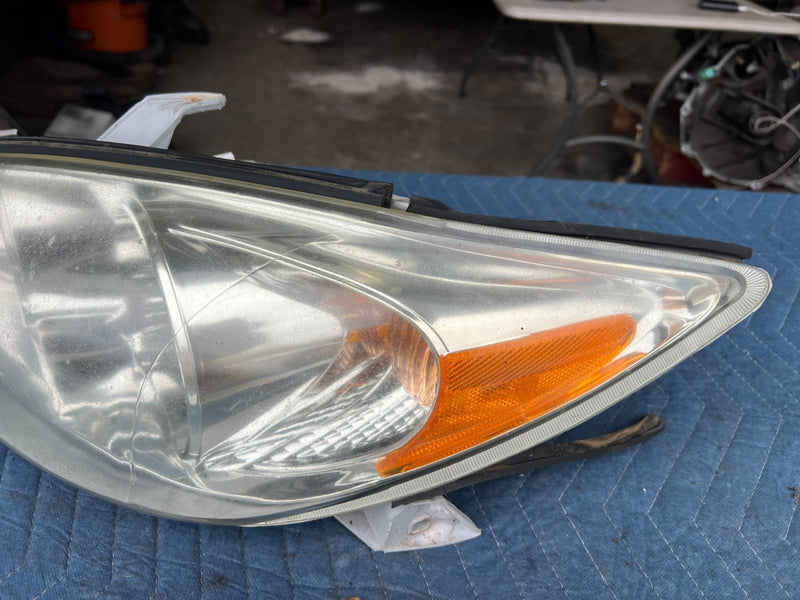 2002-2006  Toyota Camry LH Left Headlight Light Assembly OEM #119DU