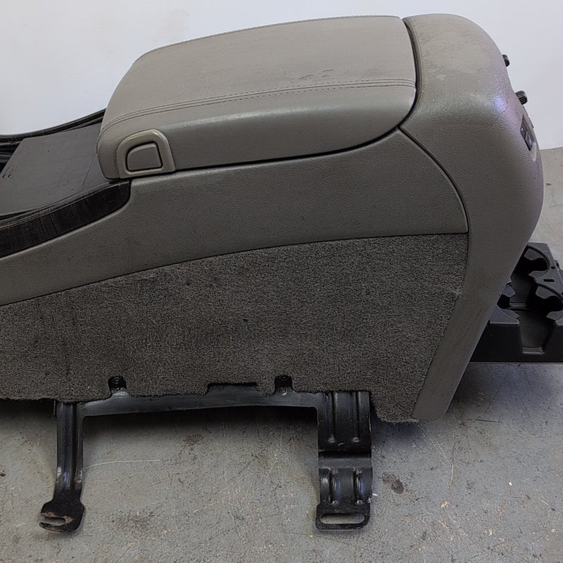 2003-2006 GMC Yukon Denali Center Console Assembly Woodgrain OEM Lid Mounts