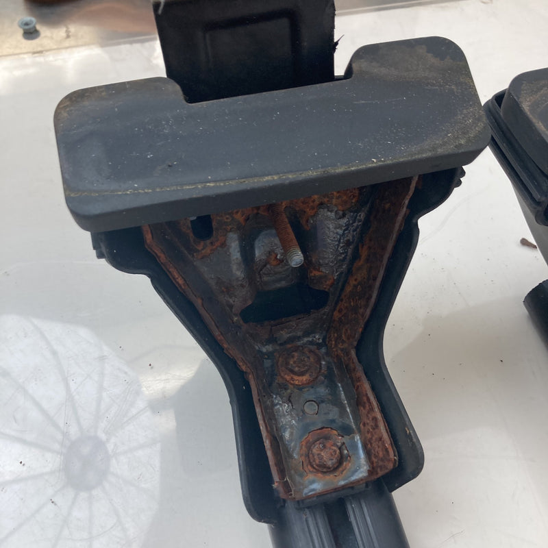2001-2005 Volkswagen Passat Luggage Rack OEM #5556M