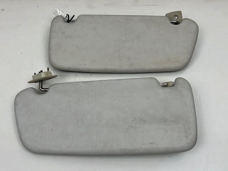 #5319EM1975-1980 Volvo 244 240 White Sun Visor Pair w/ Clips 10258016 OE #5319EM
