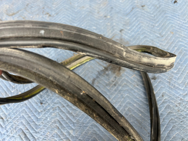 2002-2006 Toyota Camry Rear Trunk Deck Lid Weatherstripping Seal OEM #5013EM