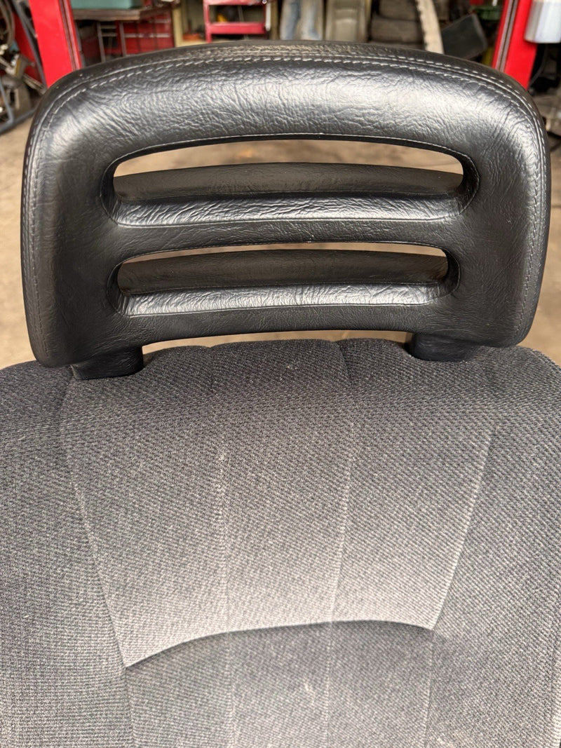 1986-1993 Volvo 240 244 245 Front Seat Pair L & R Gray Cloth *NICE* OEM #4866E