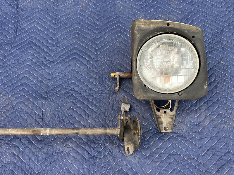 1983-1985 Porsche 944 Left Right Headlight Lamp Pair w/ Linkage Black OE #5722EM