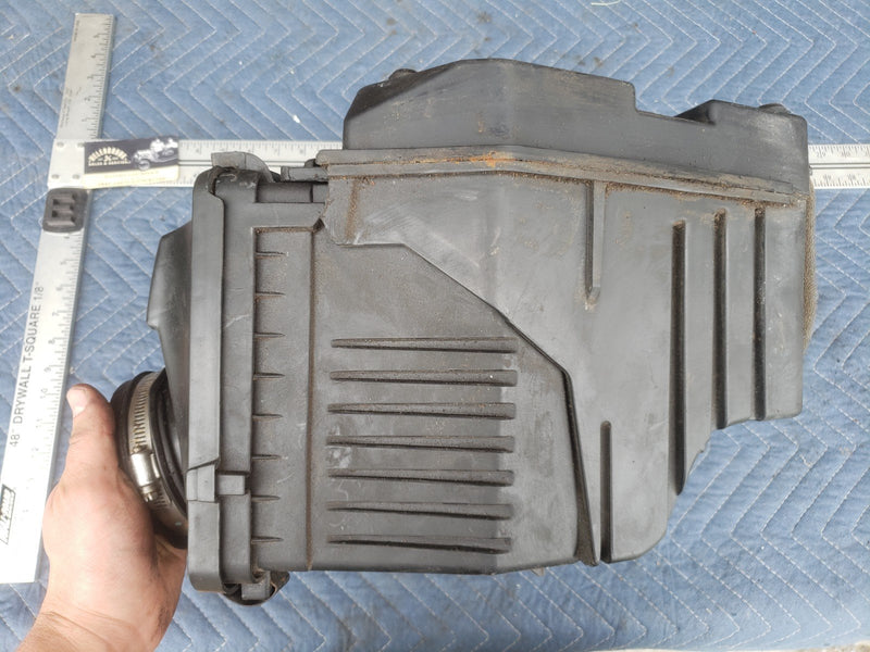2000-2005 Chevy Impala Air Intake Box & Filter Assembly 382677 OEM #2165CN