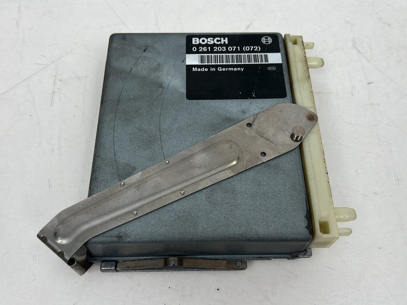 1993-1997 Volvo 850 Bosch Engine Control Module ECU 0261203071 OEM