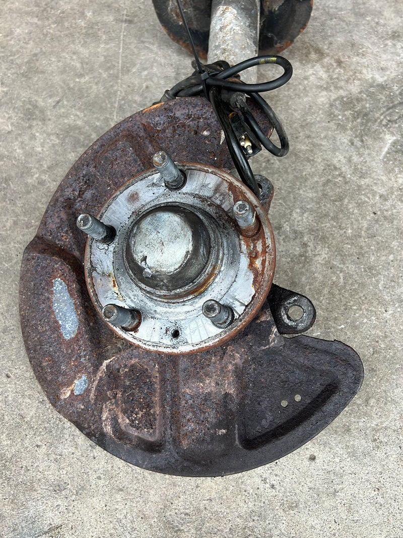 1990-1992 Volvo 740 745 940 Front Driver Left Strut Shock w/ Hub Assembly OEM #5994EM