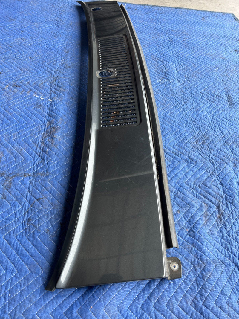 1989-1995 Volvo 740 940 Sedan Front Windshield Cowl Trim Grille Gray OEM #3649EM