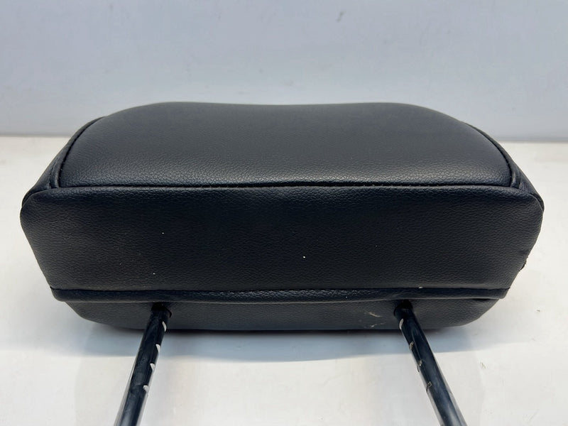 2012 Chevrolet Captiva Sport - Headrest
