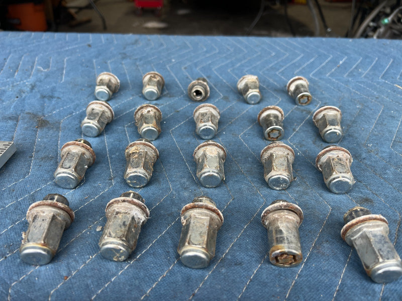 2002-2006 Toyota Camry Wheel Rim Lug Nuts Locks Complete OEM #138DU
