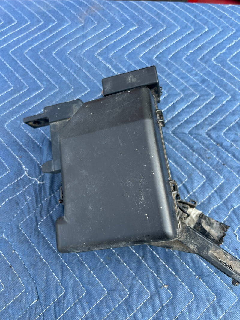 2010-2013 Suzuki SX4 Hatchback Engine Bay Main Fuse Box Panel OEM #1304CN