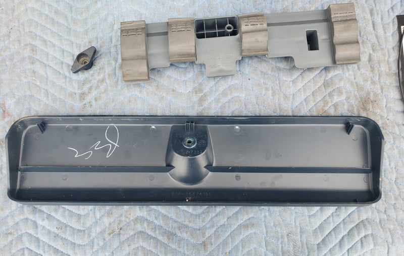 1988-1998 Chevy GMC GM 1500 C/K Emergency Jack Cover & Retainer OEM #1062CN