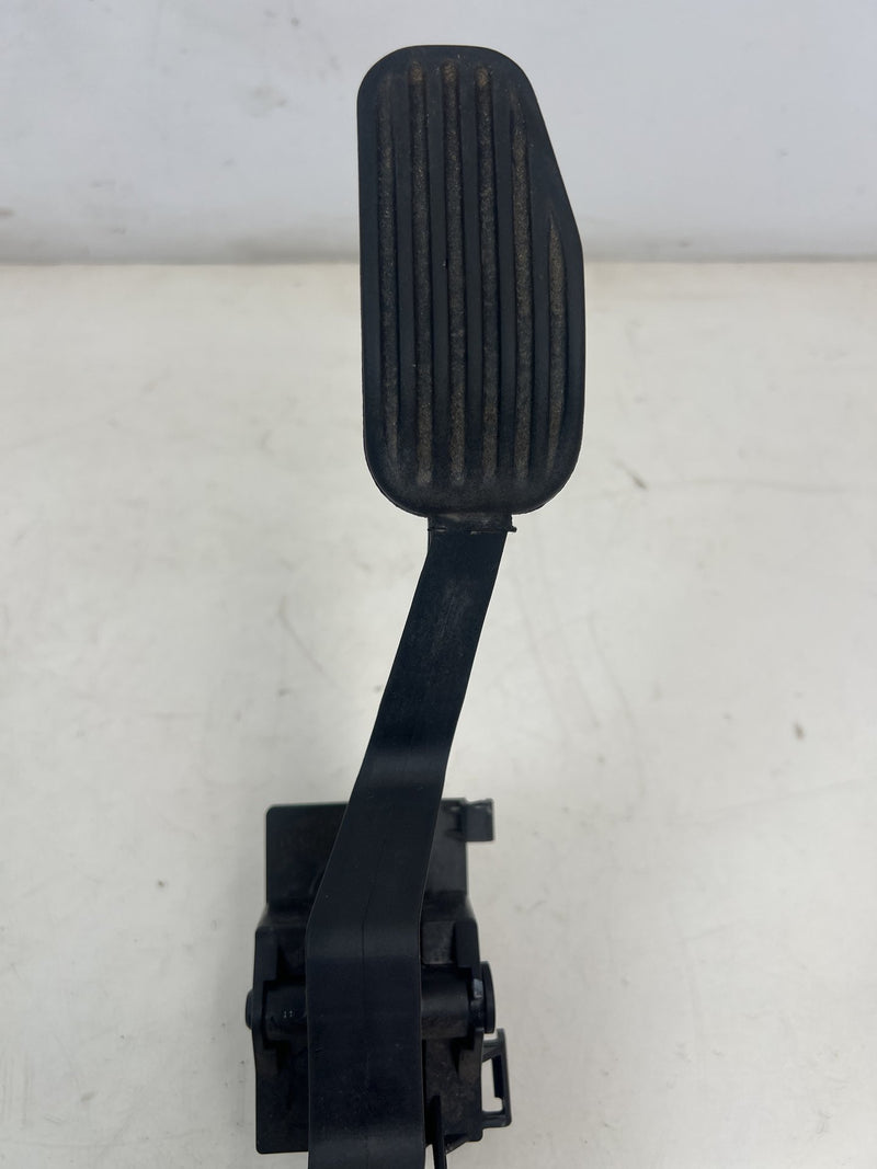 1998-2000 Volvo S70 V70 XC Throttle Accelerator Gas Pedal Assembly OEM #6896EM