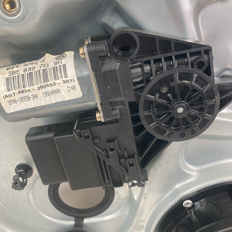 2001-2005 Volkswagen Passat Window Regulator Rear Left Motor OEM #5562M
