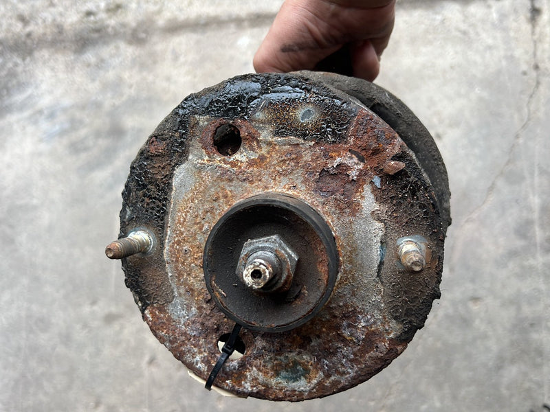 1990-1992 Volvo 740 745 940 Front Right Strut Shock w/ Hub Assembly OEM #5993EM