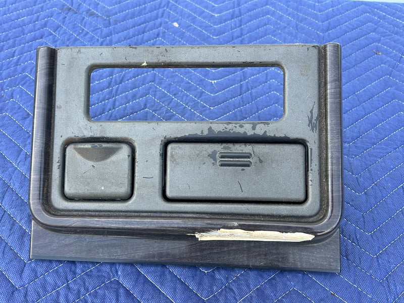 Chevrolet Silverado - Center Console Trim PN: 15179653 46786