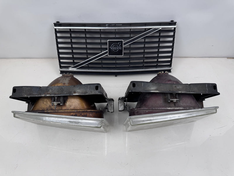 TV Screen Volvo 240 Headlights w/Flathood Eggcrate Grille