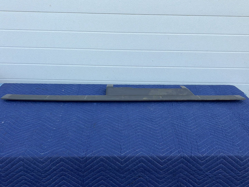 Chevrolet Silverado - Door Sill Front PN: 15068358