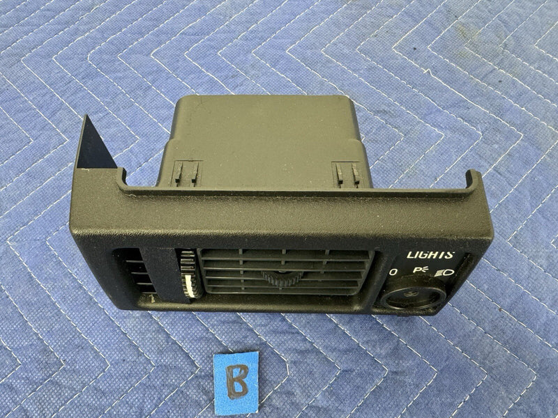 1975-1980 Volvo 240 242 244 Dash Left Heat AC Vent 1234533 HVAC OEM #3840E