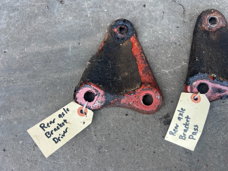 1967-1974 Volvo 140 142 144 145 Rear Axle Right & Left Bracket Brace OEM #4940EM