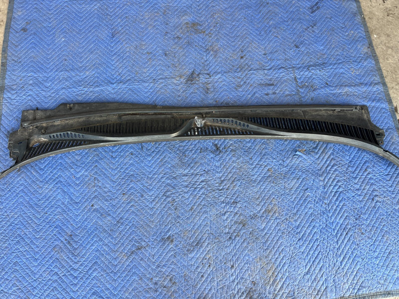 1999-2002 Chevy Silverado GM 1500 2500 Windshield Cowl Trim Guard OEM #1859CN